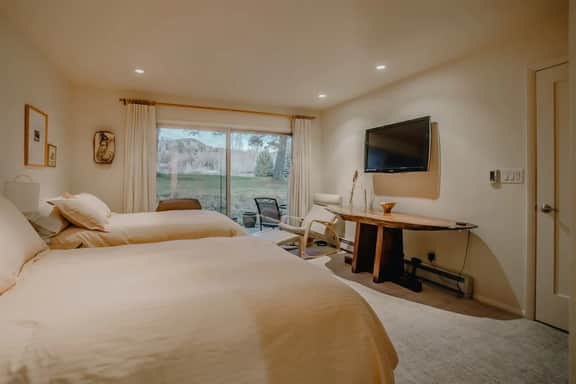 Ranch at Roaring Fork Mid-Mod Cabin - Image 3